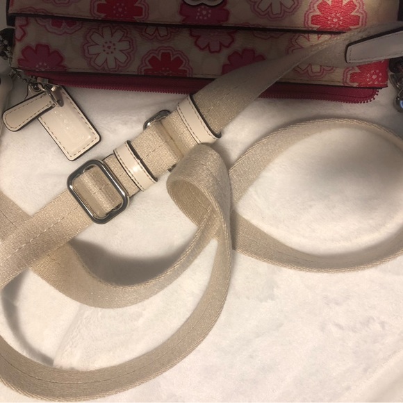 Coach Leather Signature Swing Pack Flower Art Pattern, Crossbody Bag Pink/white - Picture 8 of 8